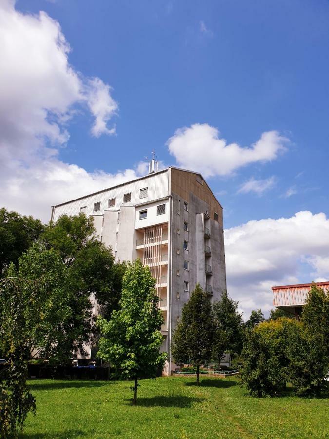 Summer Residence Hostel Liubliana Exterior foto